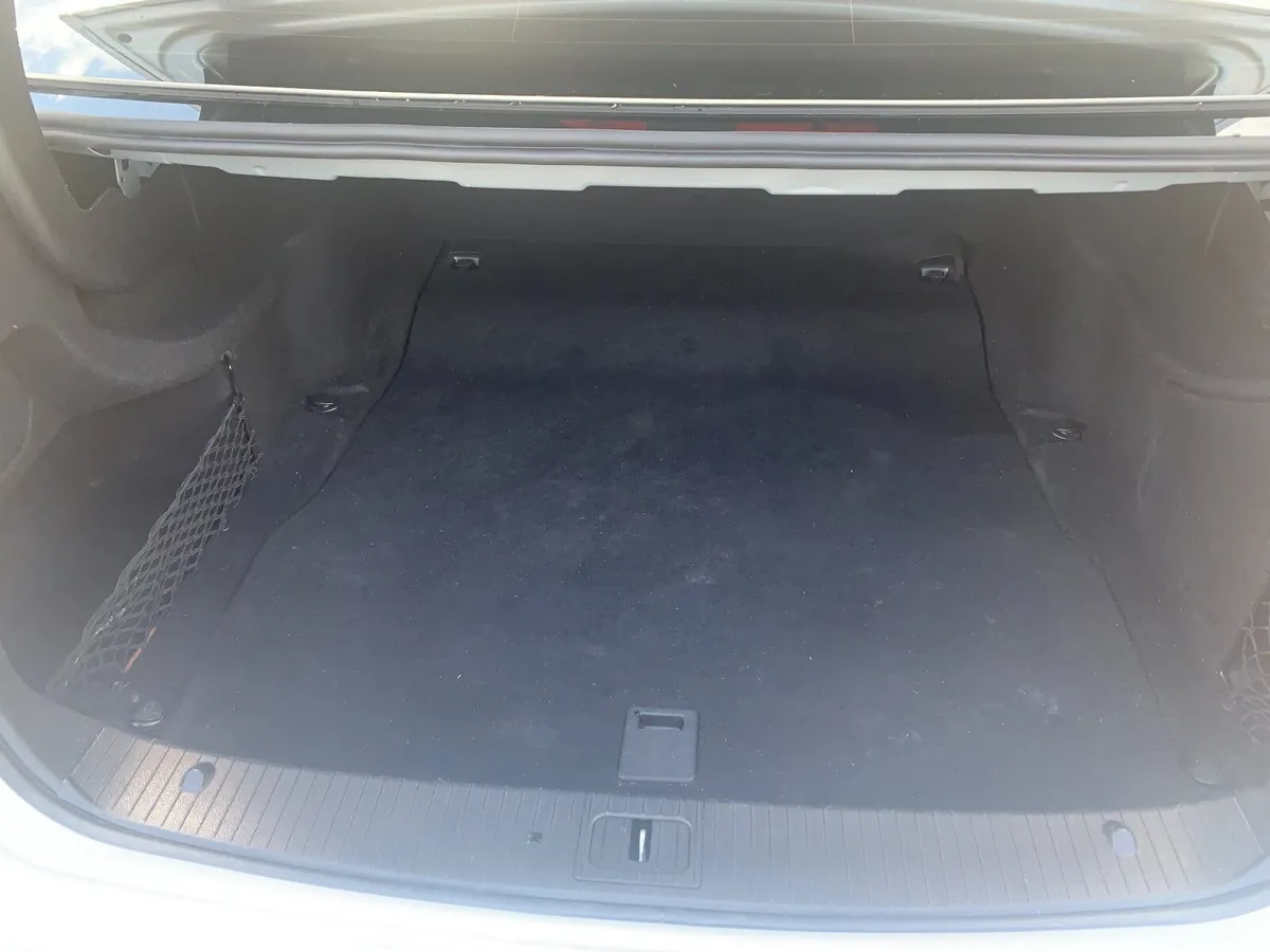 Mercedes-Benz E-Class 2013 - Image 2