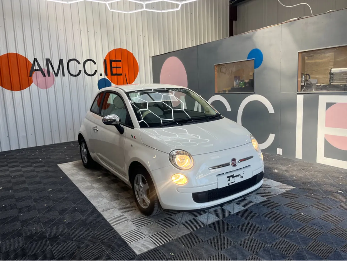 Fiat 500 0.9 PETROL / 45k KMs / REVERSE CAMERA & M - Image 1