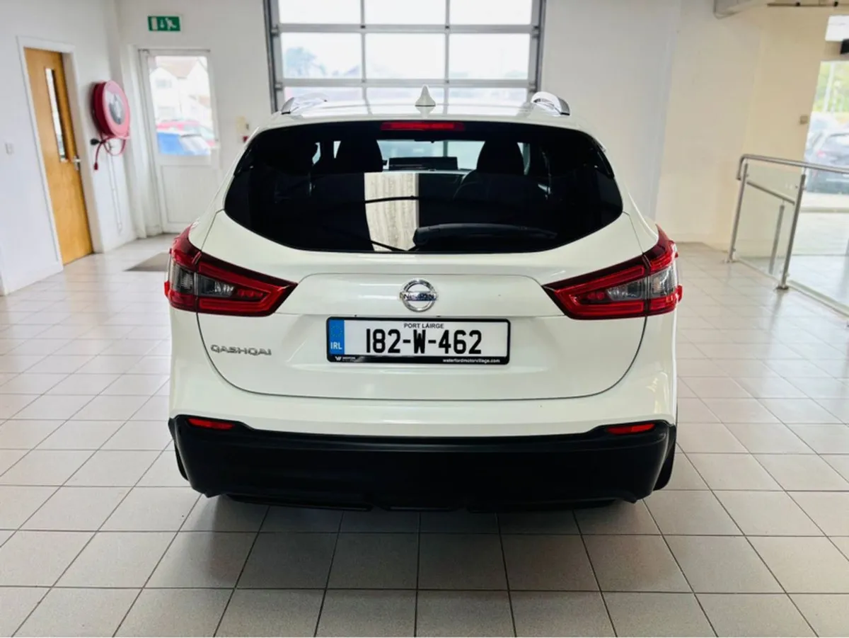 Nissan QASHQAI 1.6 SV CVT 18 4DR Auto - Image 3