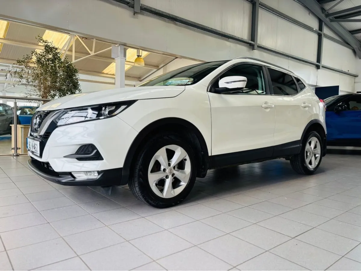 Nissan QASHQAI 1.6 SV CVT 18 4DR Auto - Image 4