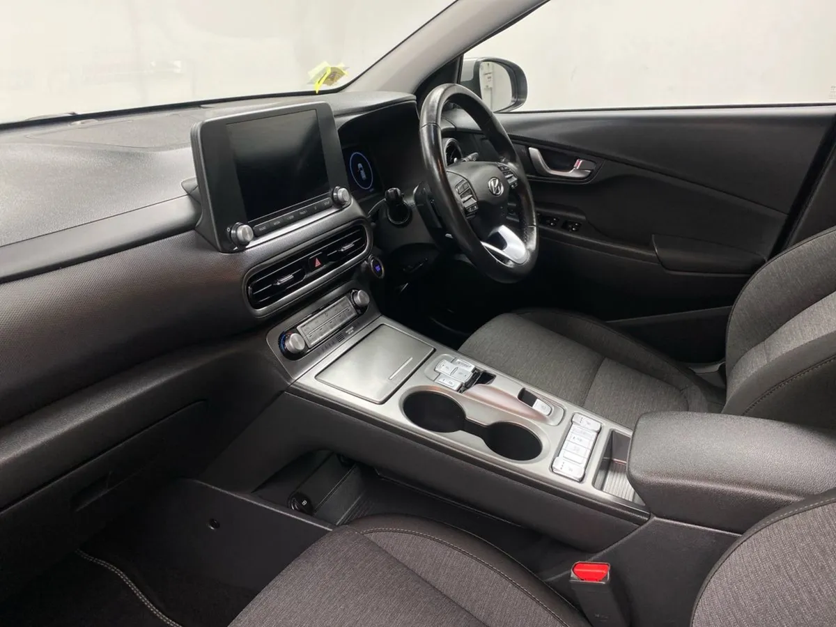 Hyundai Kona Kona EV Executive 39 kWh - Image 3