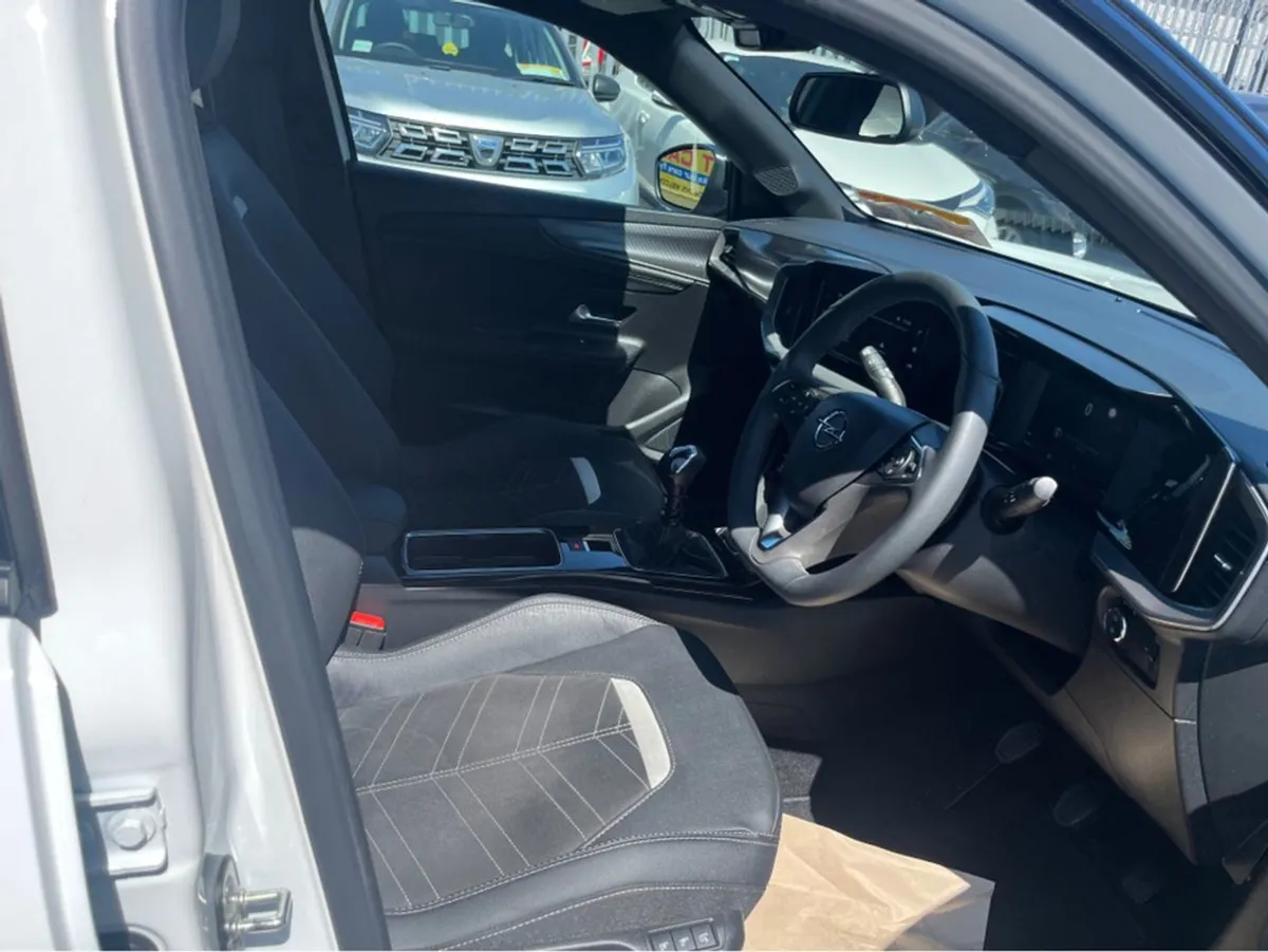 Opel Mokka Gs-1.2 100PS-PET-6SP 4DR - Image 3