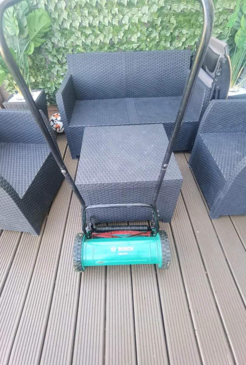 manual push lawnmower, - Image 1
