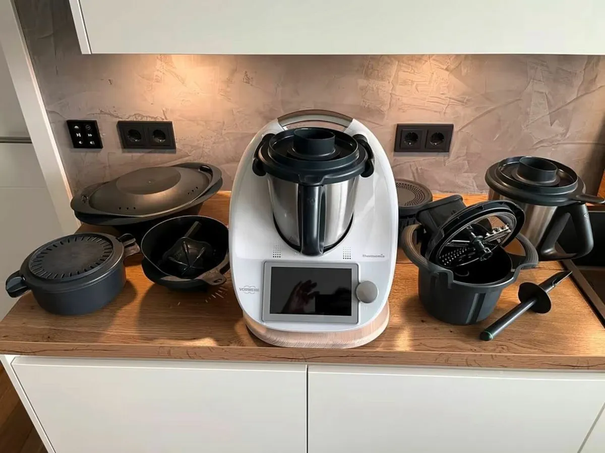 Thermomix TM6 with Loads and warranty - Image 1