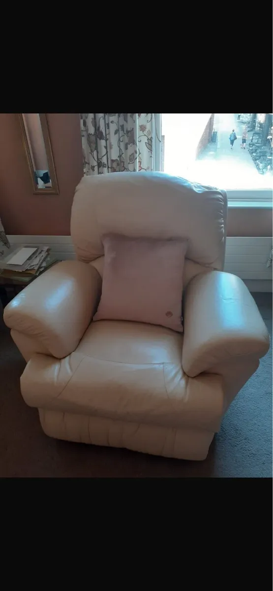 Couch - Image 2