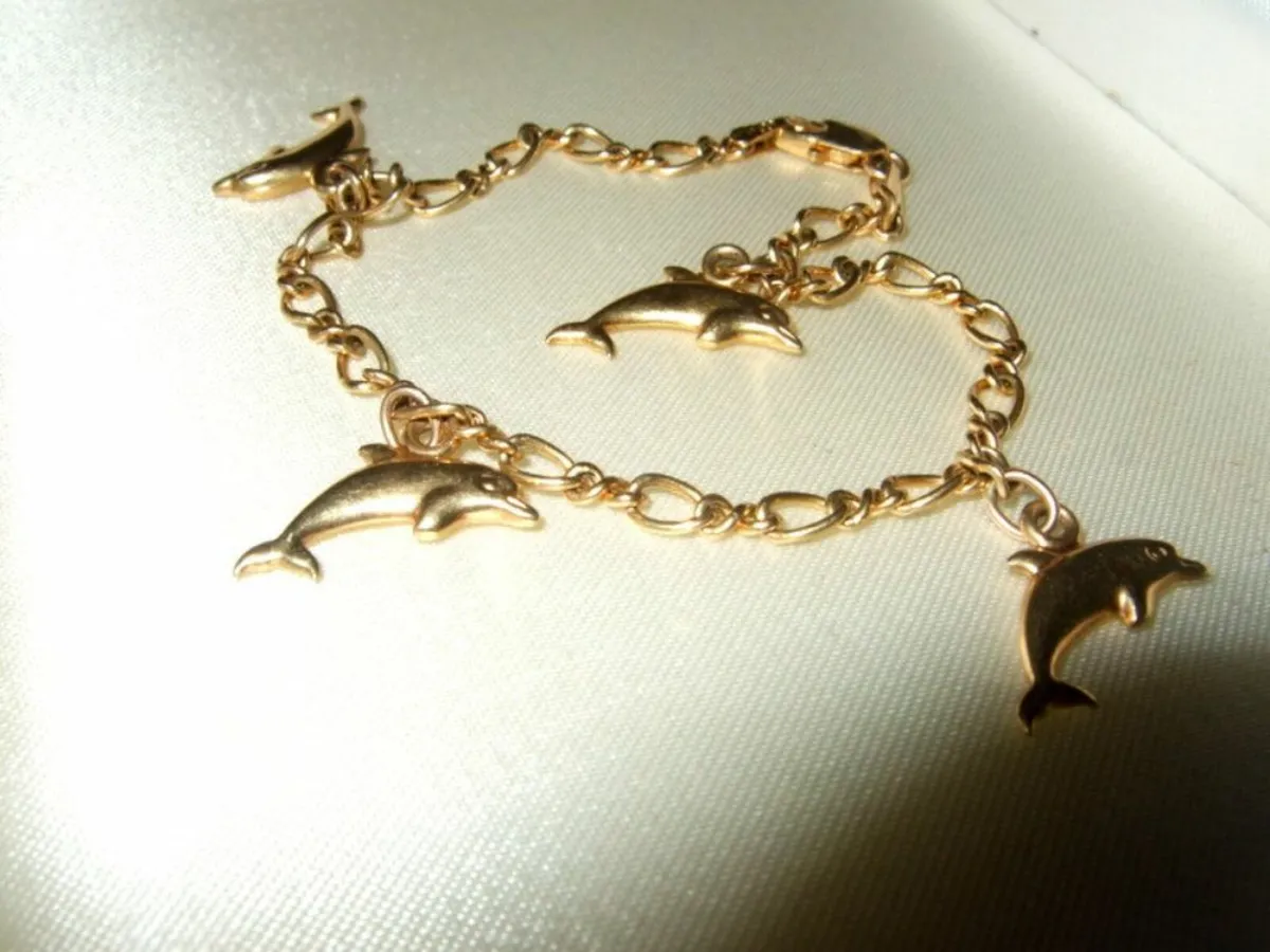 Vintage Hallmarked 9ct Gold Charm Bracelet - Image 4
