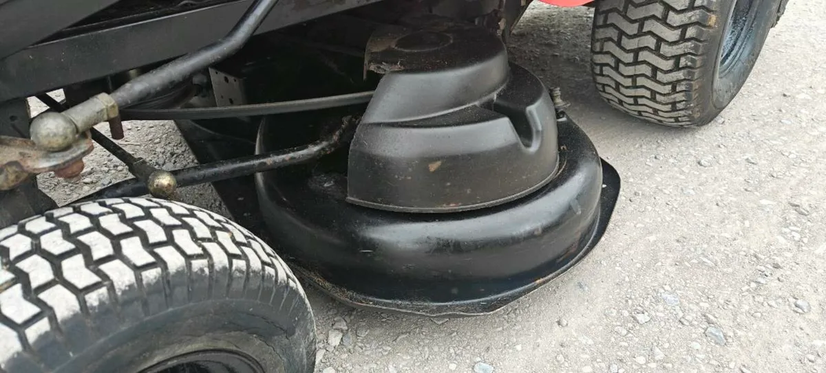 Ride on mower - Image 4