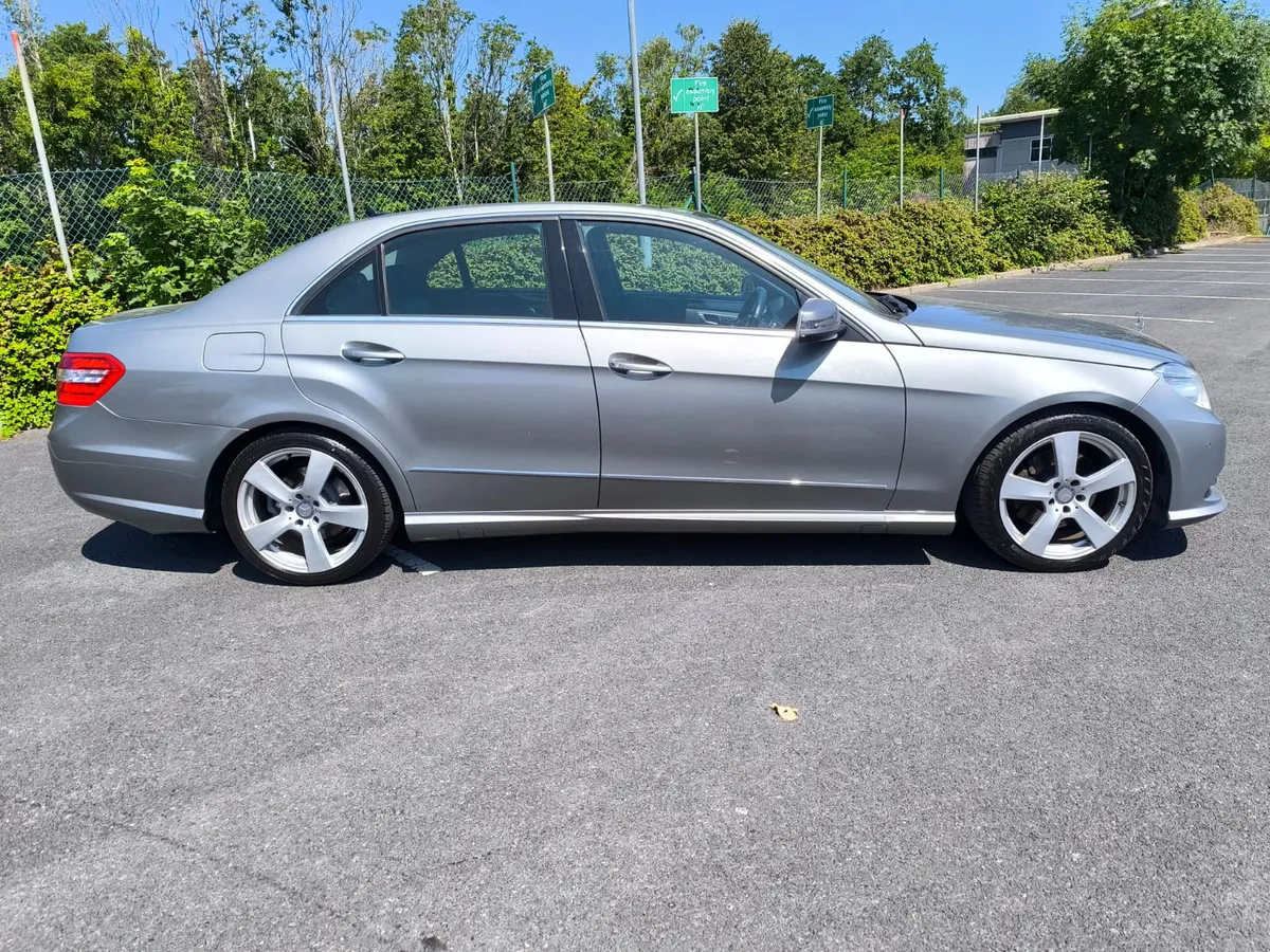 2013 MERCEDES BENZ E300 HYBRID AMG AUTO - Image 2