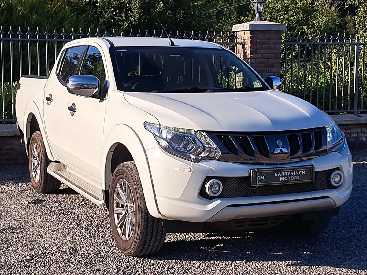 Mitsubishi L200 Barbarian Model 2.4 Diesel manual - Image 2