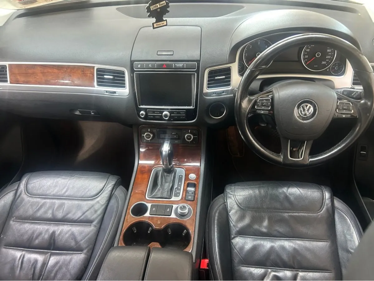 Volkswagen Touareg CV 3.0 TDI 262BHP V6 5DR Auto - Image 2