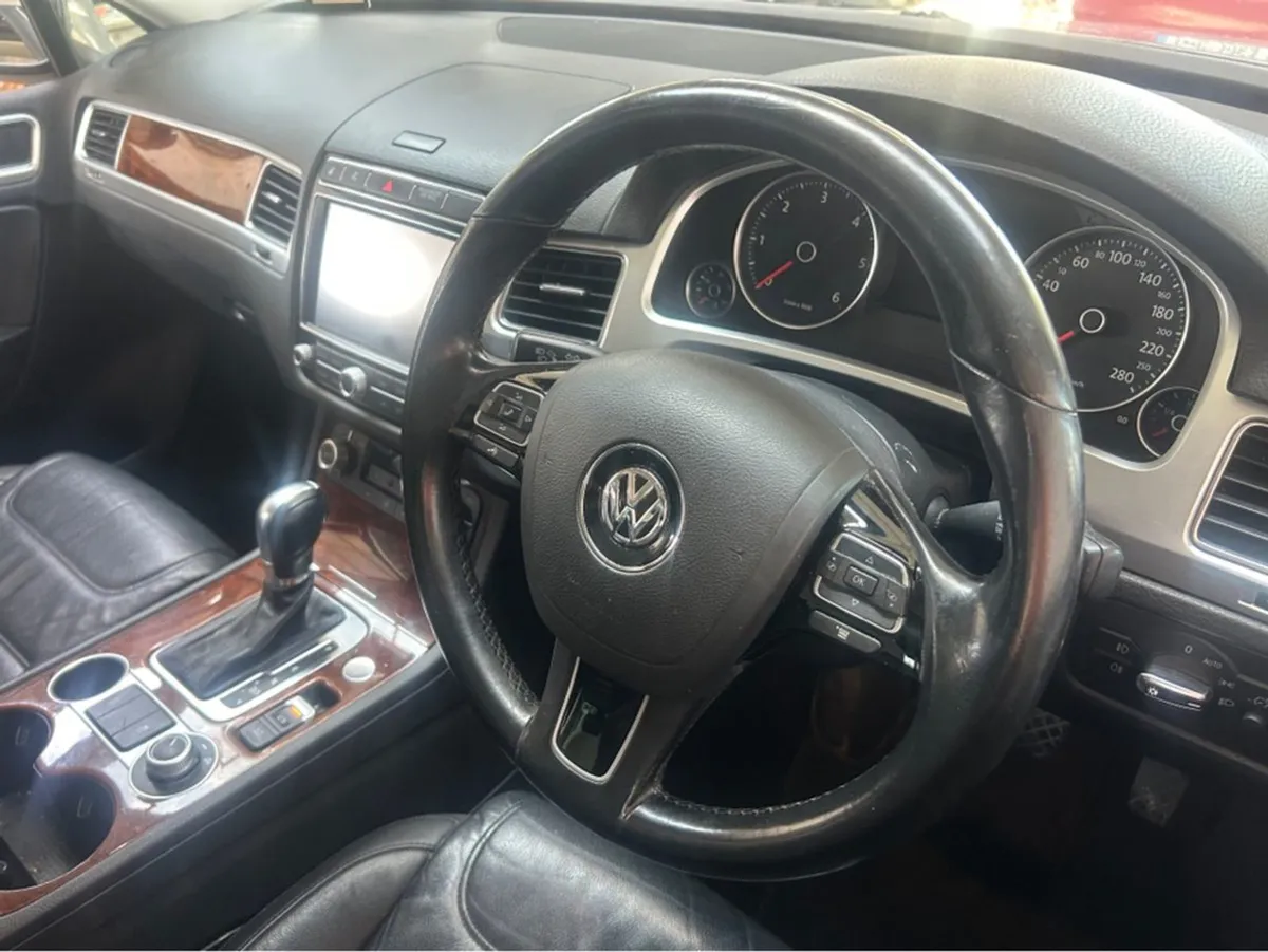 Volkswagen Touareg CV 3.0 TDI 262BHP V6 5DR Auto - Image 4