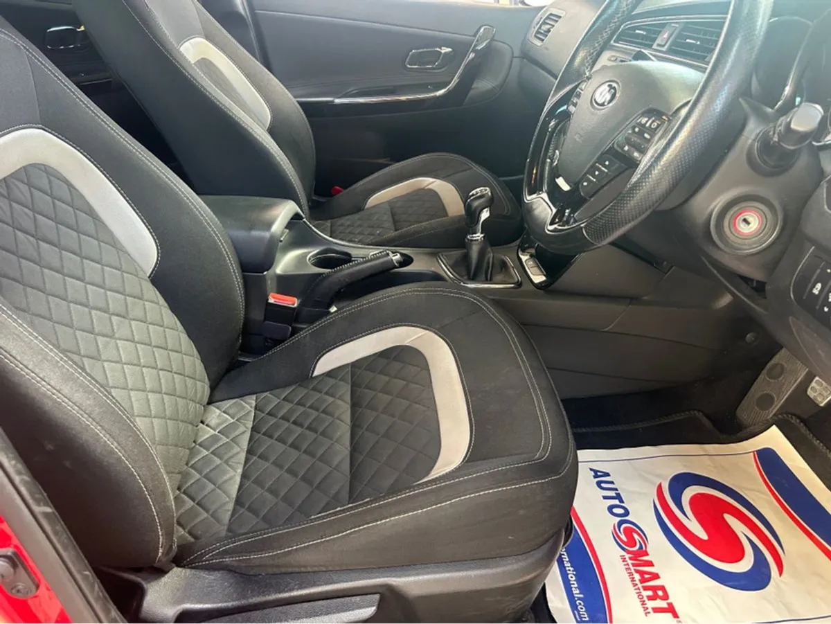 Kia Ceed Cee d GT Line 5DR - Image 4