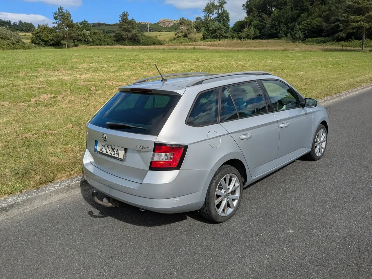 Skoda Fabia 2016 - Image 2