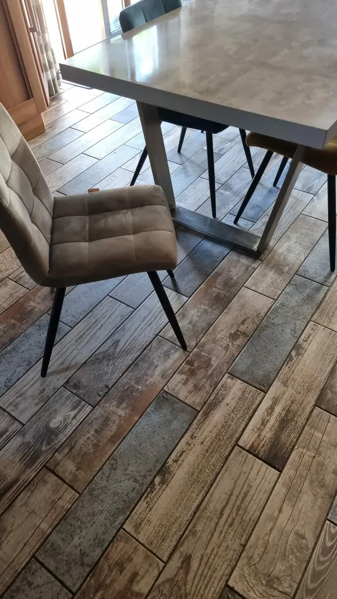 Tables and chairs - Image 4
