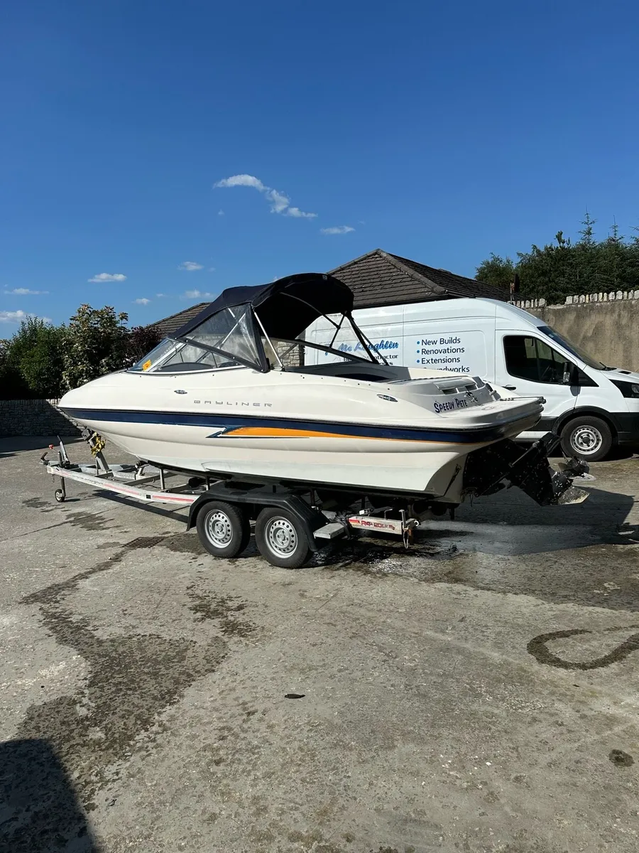 2004 Bayliner 602 4.3 V6 - Image 2