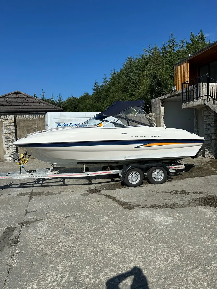 2004 Bayliner 602 4.3 V6 - Image 1