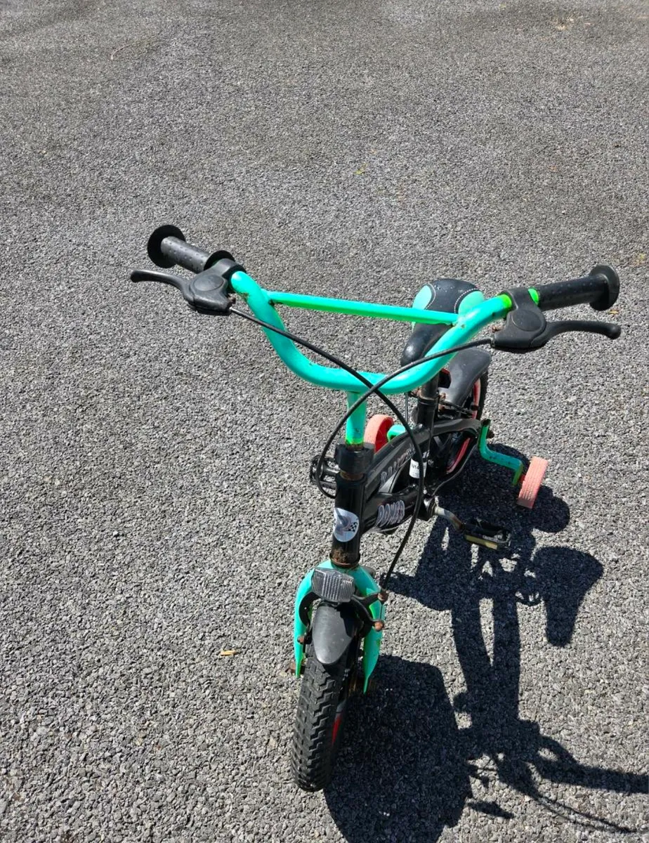 Child's small bike +(training wheels) - Image 2