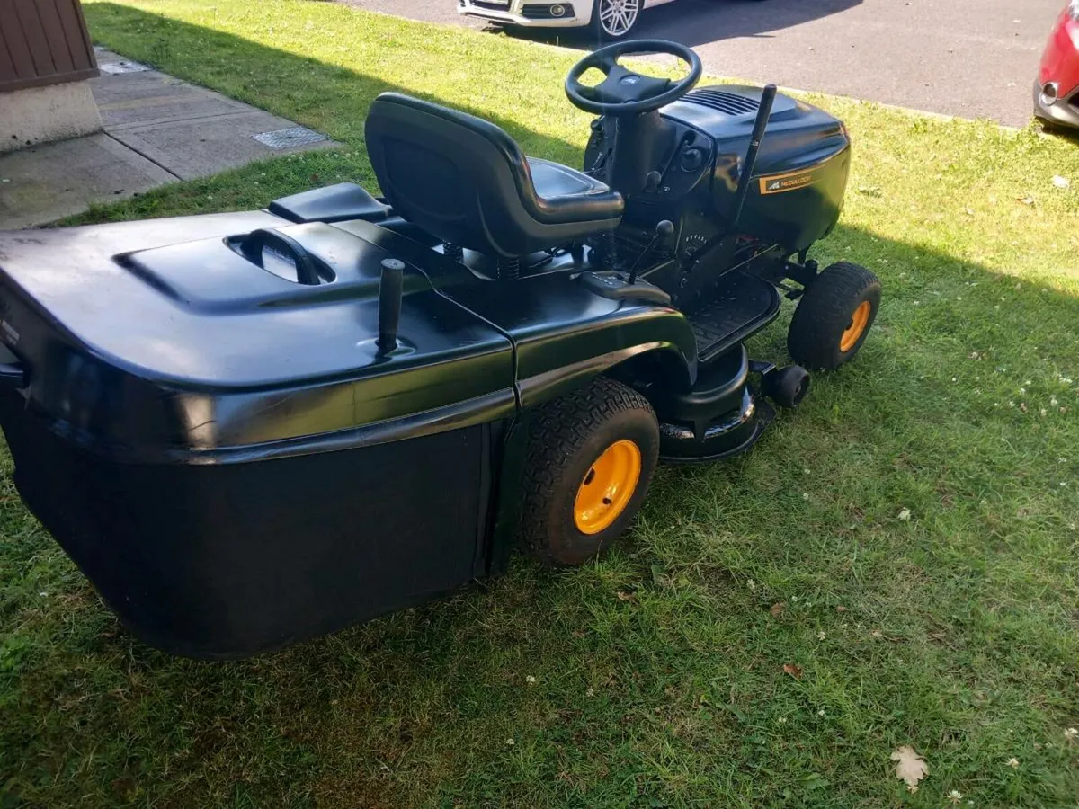 Ride on lawnmower - Image 3