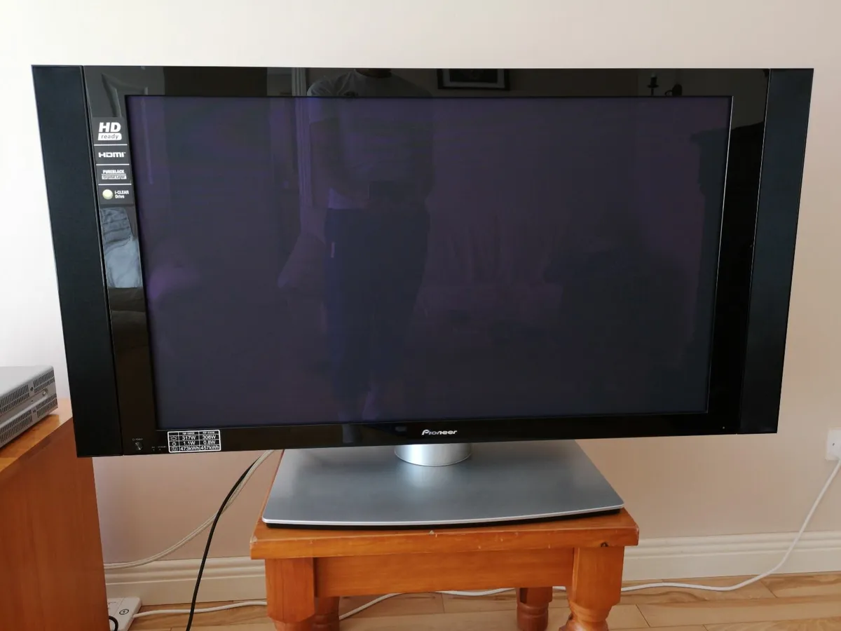 PIONEER TV 43" Plasma Display PDP-436PE with Stand - Image 1