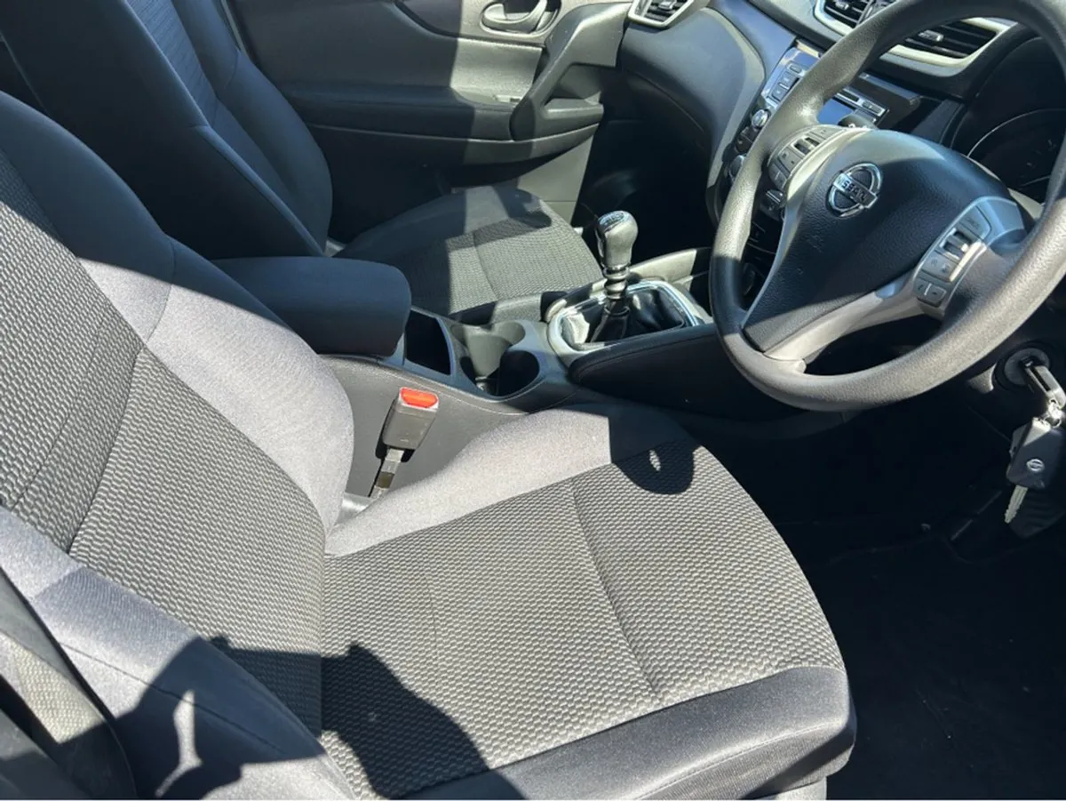 Nissan QASHQAI 1.2 Only 88000KLMS/////ORIGINAL Ir - Image 4