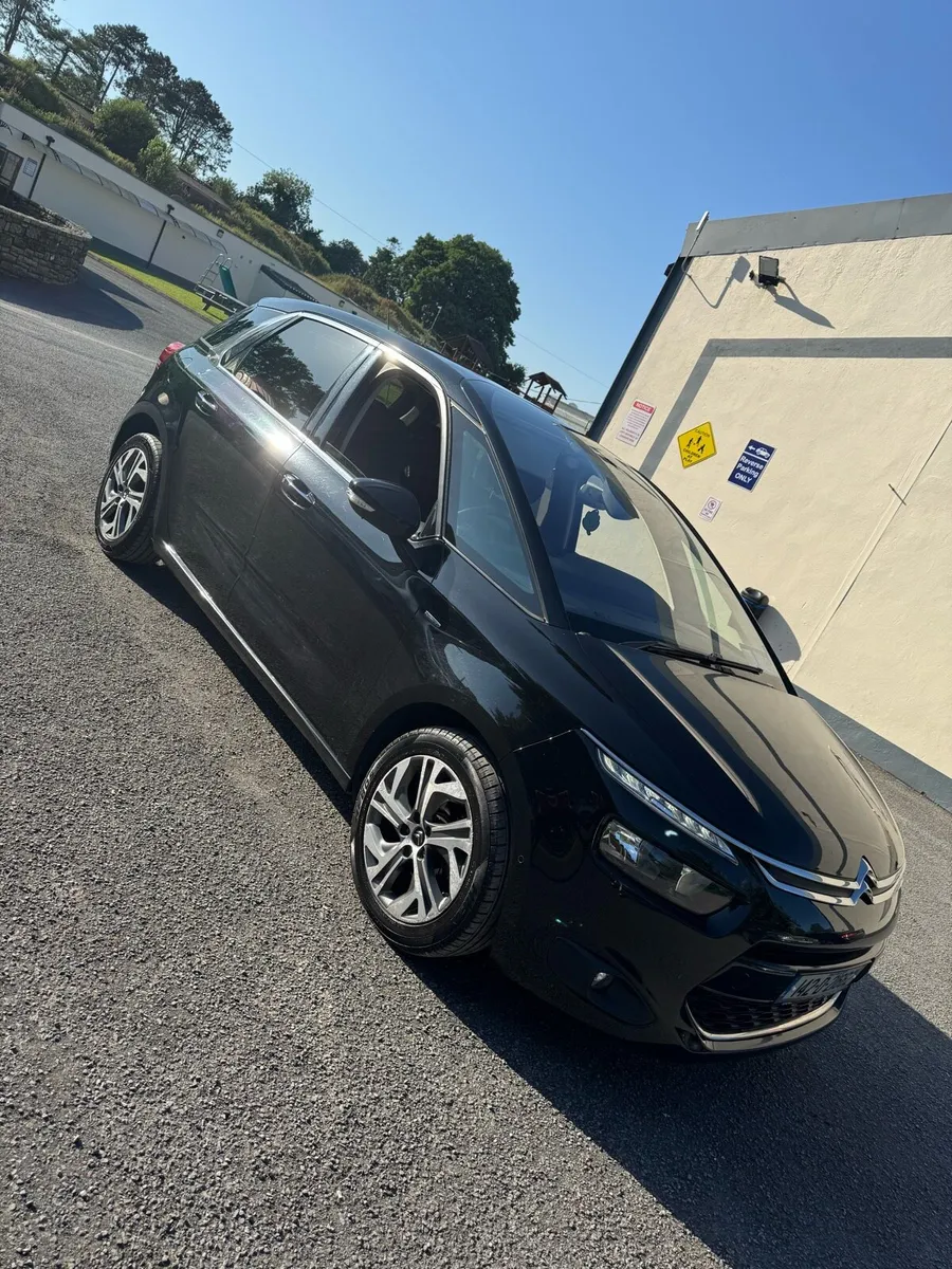 car - Image 1