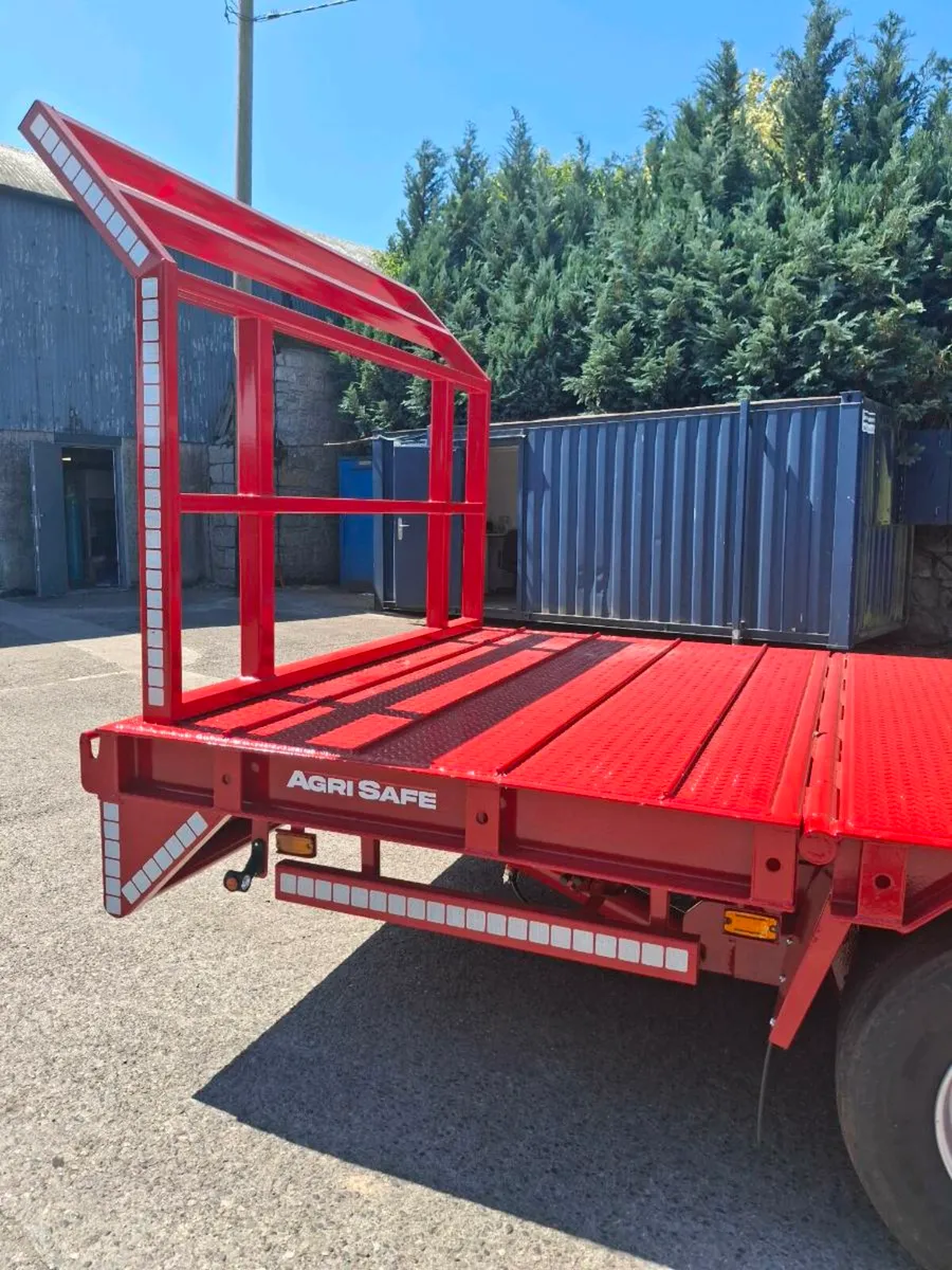 32ft Agrisafe Tri Axle Low Loader/Bale Trailer New - Image 2