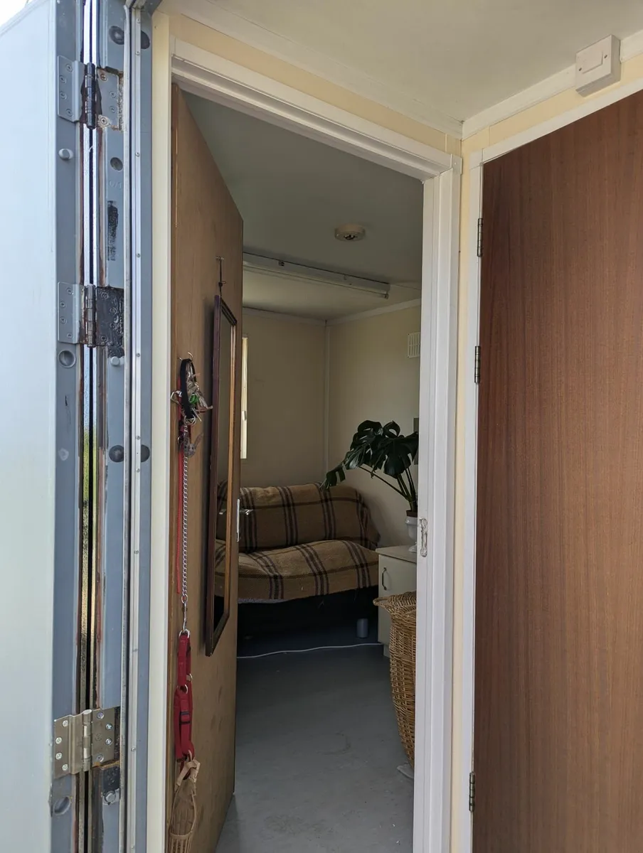 Container Cabin - Image 2