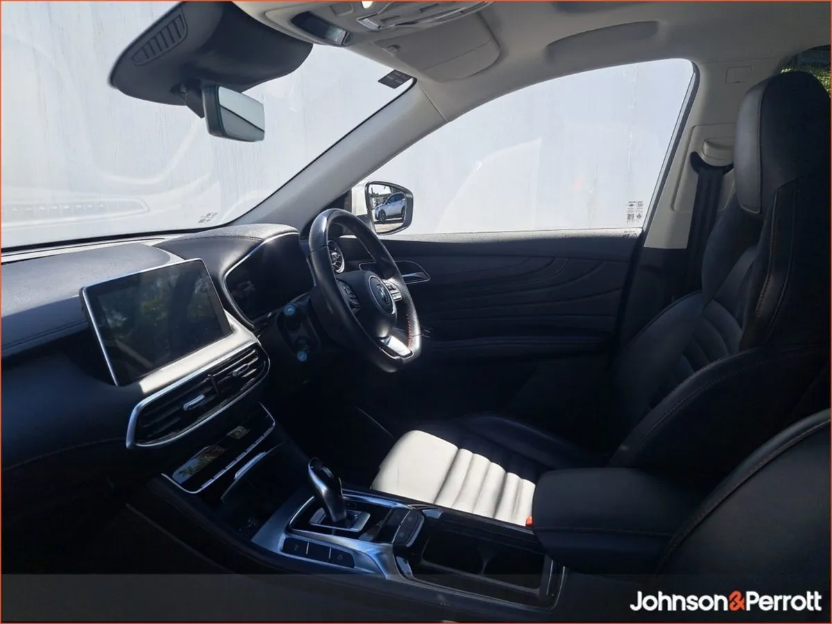 MG HS Plug-in Hybrid Exclusive  huge Trim Level / - Image 4