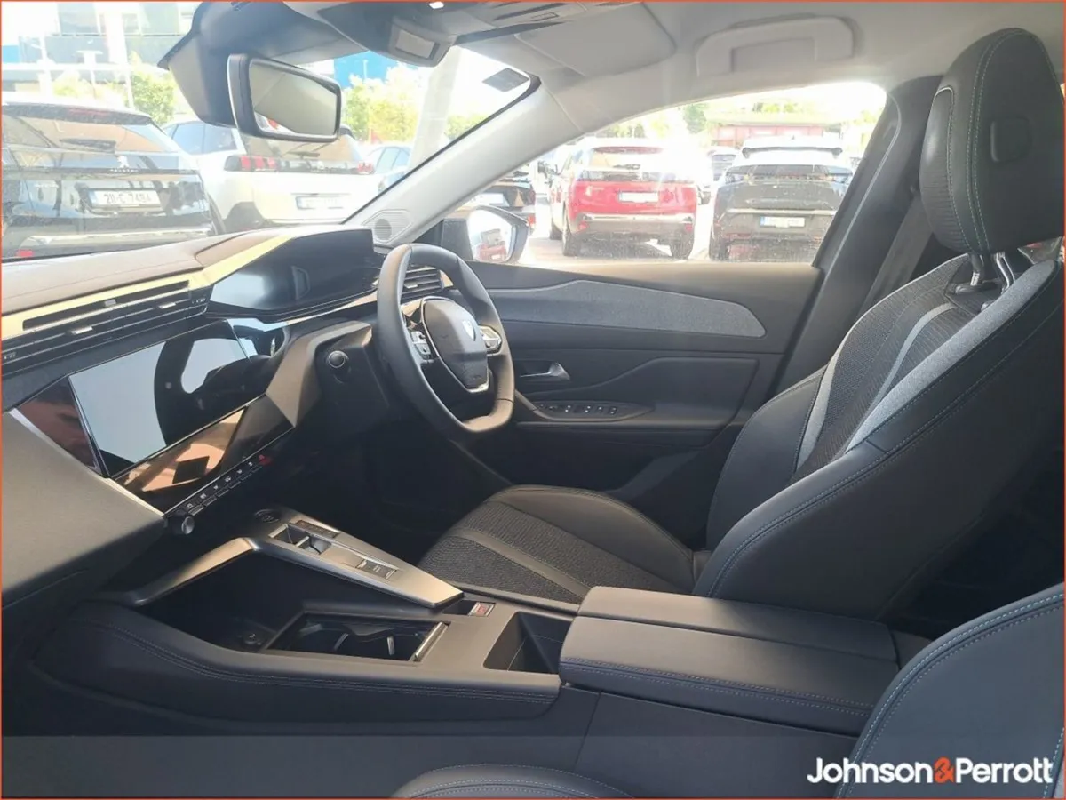 Peugeot 308 1.2 Puretech 130bhp Allure Auto - Image 4