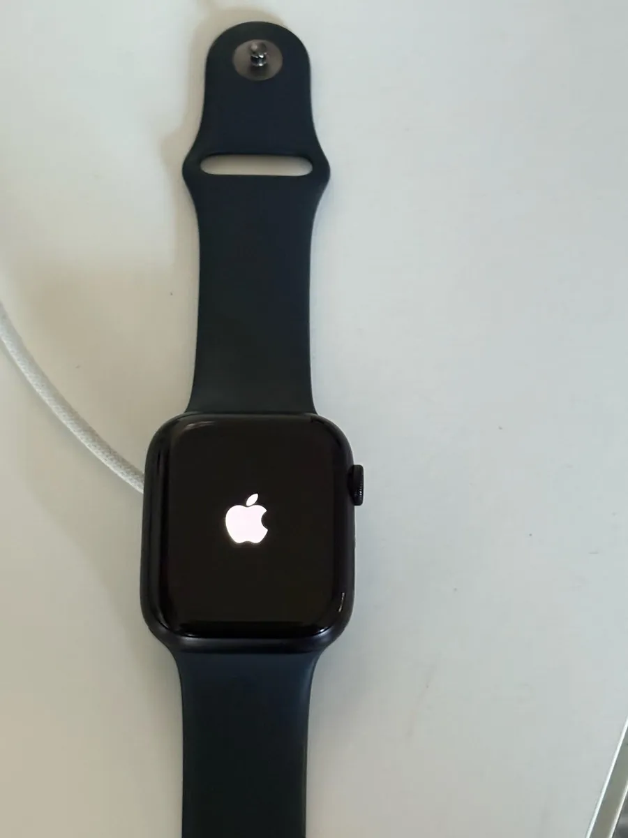Apple Watch 9 45mm - Image 4