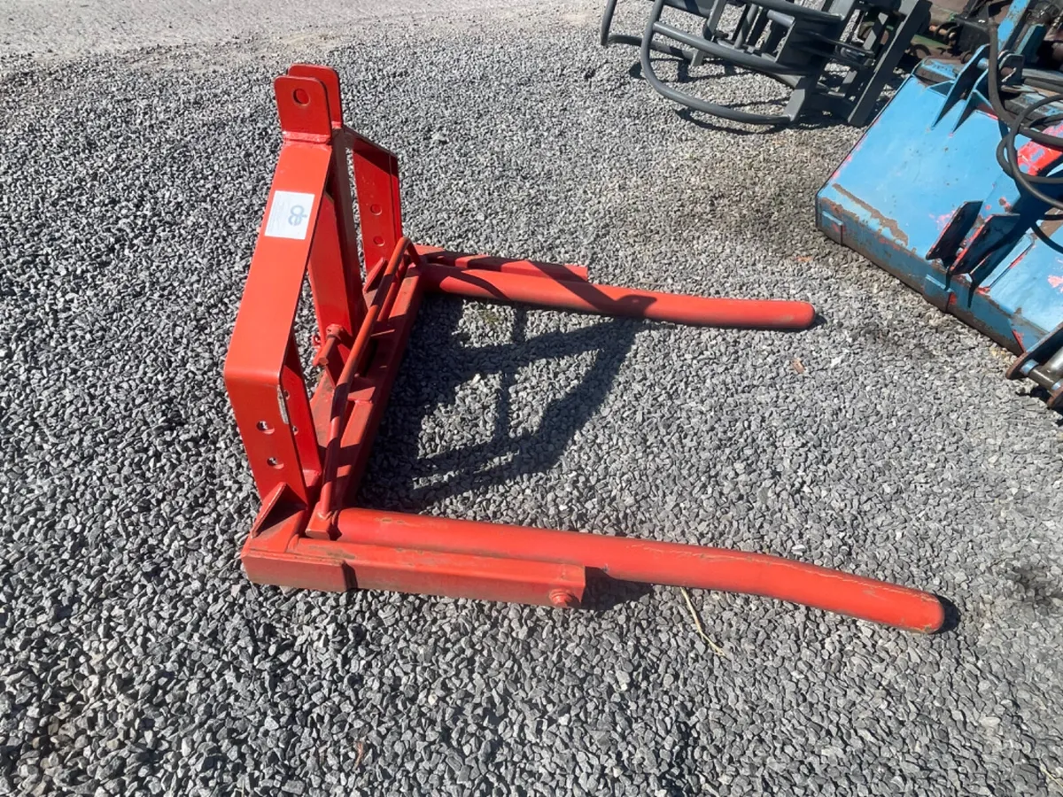 New DE single bale lifter - Image 1