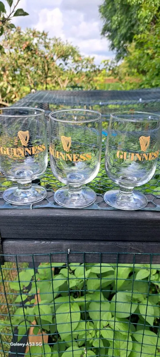 10 original  Guinness half pint glasses - Image 3