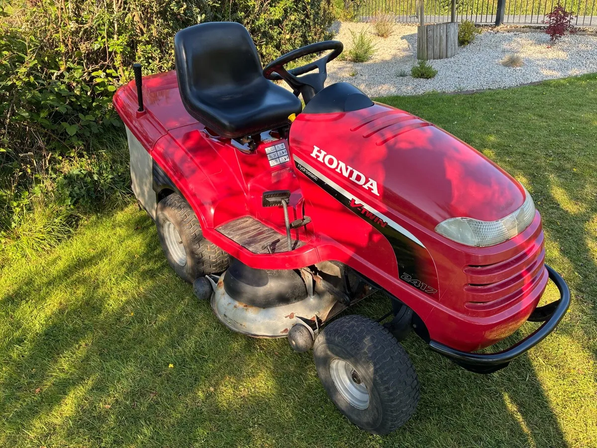 Honda 2417 hydrostatic - Image 1