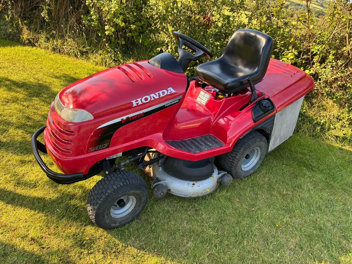 Honda 2417 hydrostatic - Image 2