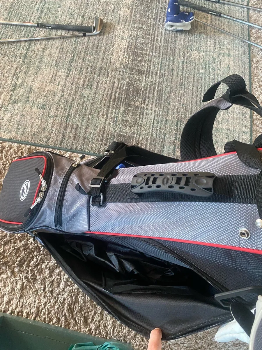 Golf bag hole set and golf bag - Image 1