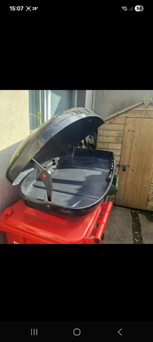 Roof box - Image 1
