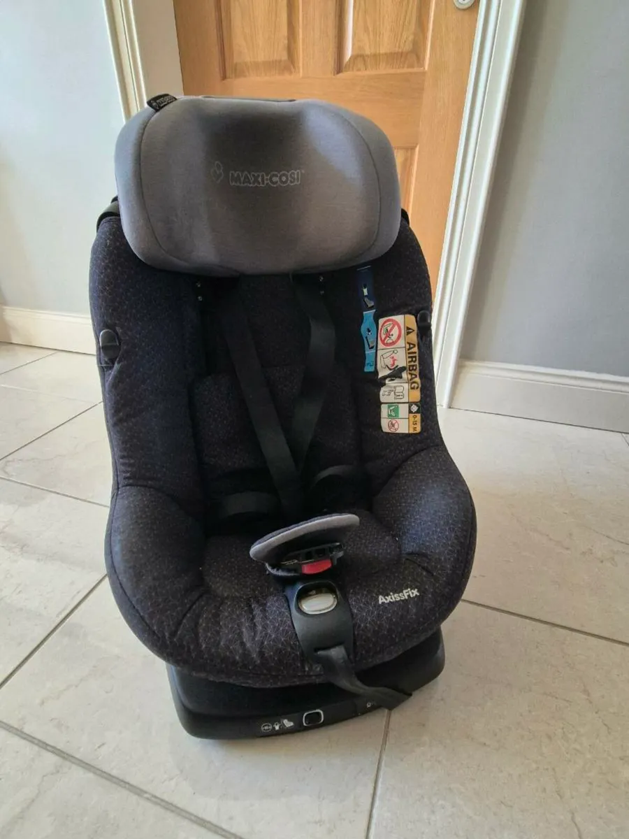 Maxi-Cosi Swivel Car Seat - Image 1