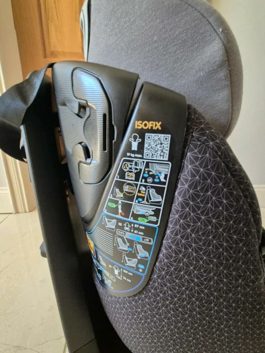 Maxi-Cosi Swivel Car Seat - Image 4