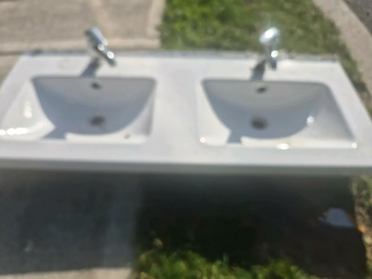 Double ceramic sink 45 inchs long by 18 inchs wide - Image 2