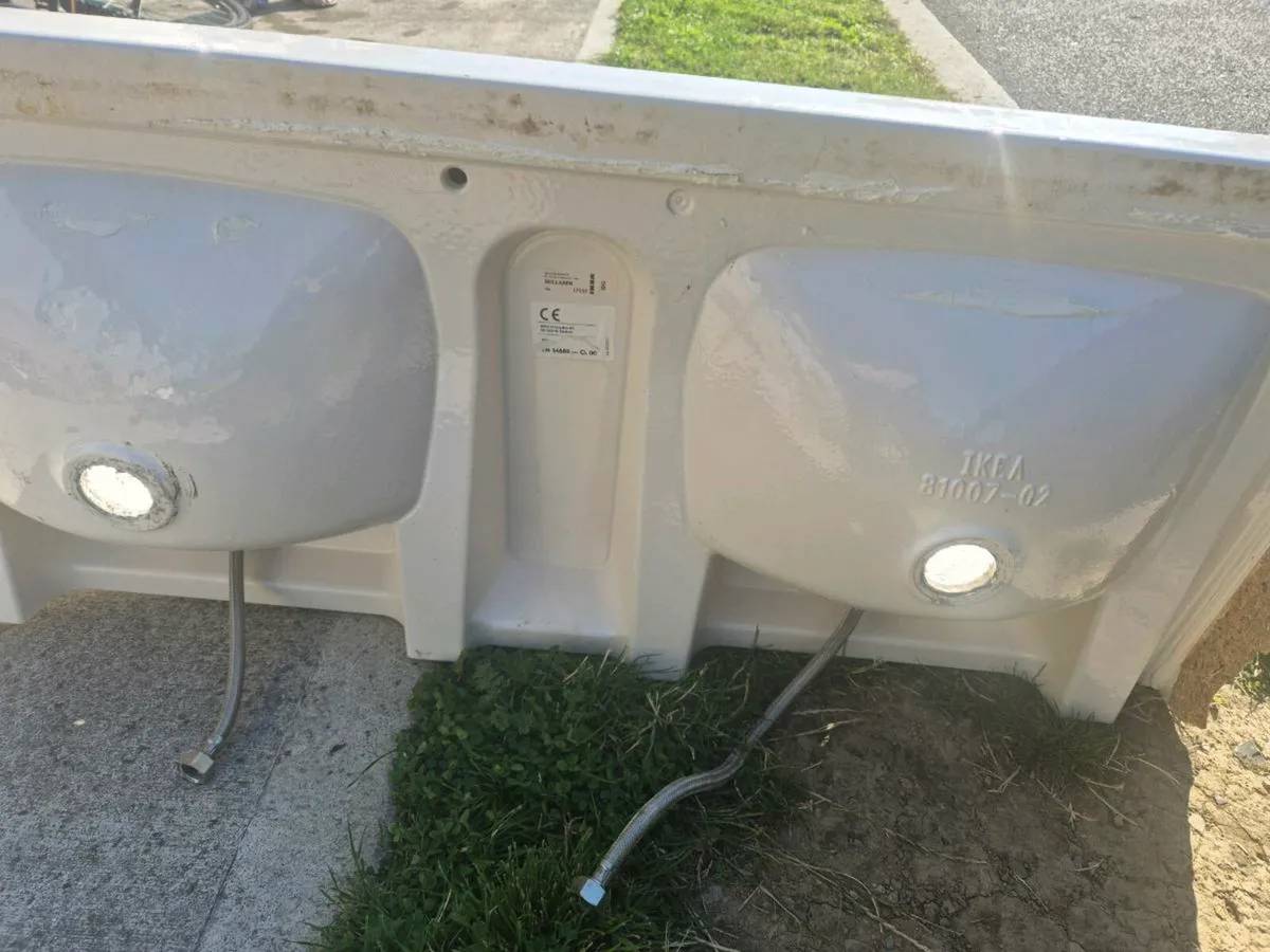 Double ceramic sink 45 inchs long by 18 inchs wide - Image 3