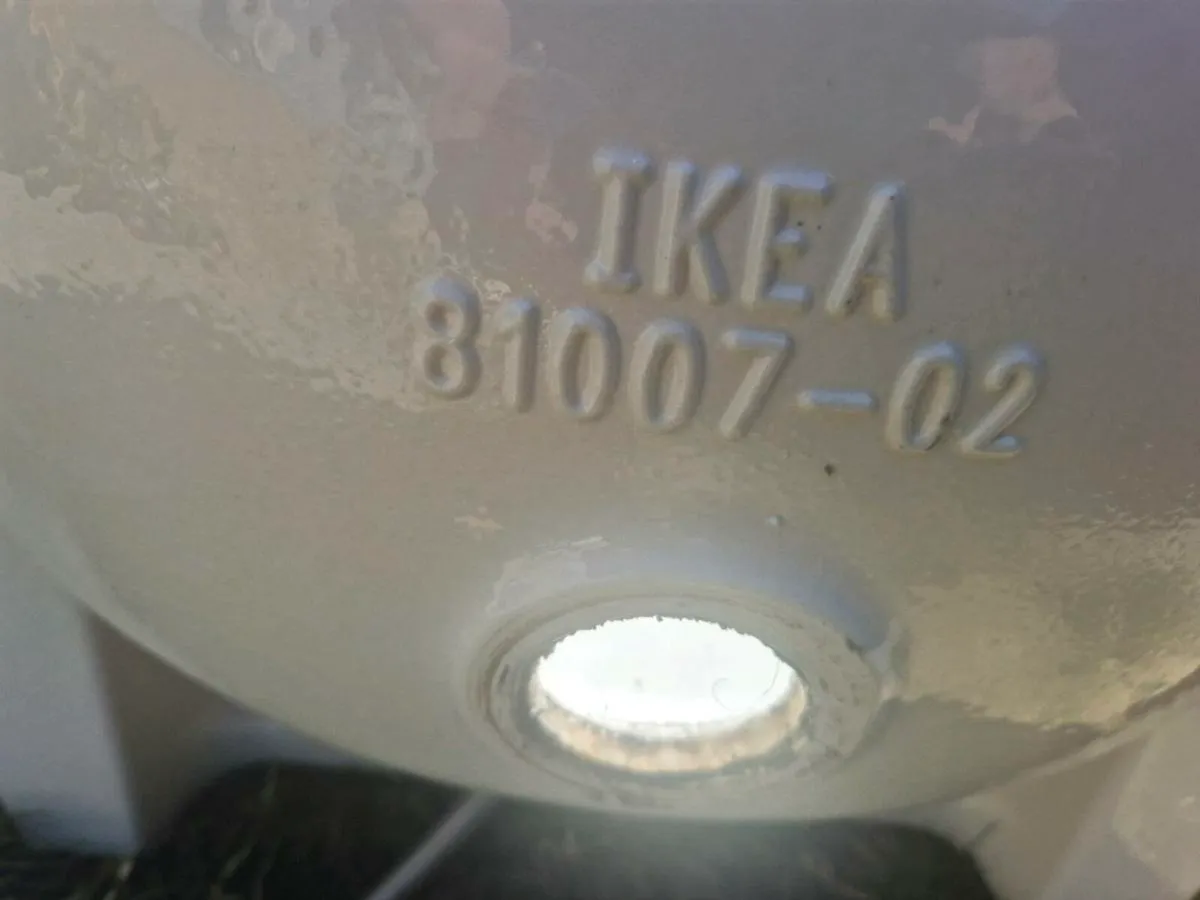 Double ceramic sink 45 inchs long by 18 inchs wide - Image 4