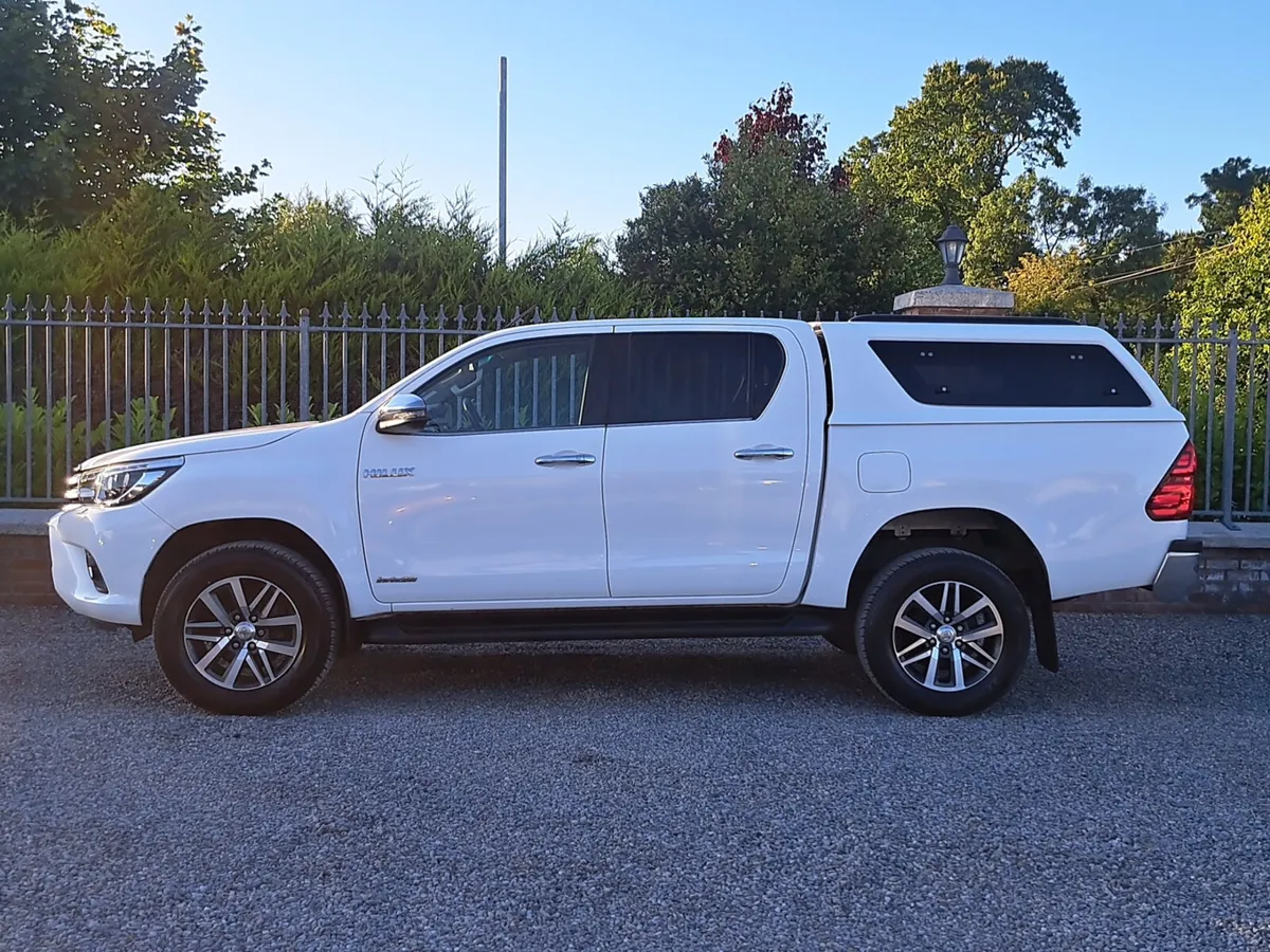 Toyota Hilux Invincible Crewcab 2.4 Diesel Manual - Image 3