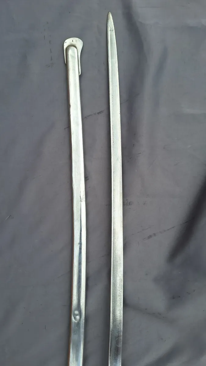 Antique cavalry sword - Image 3