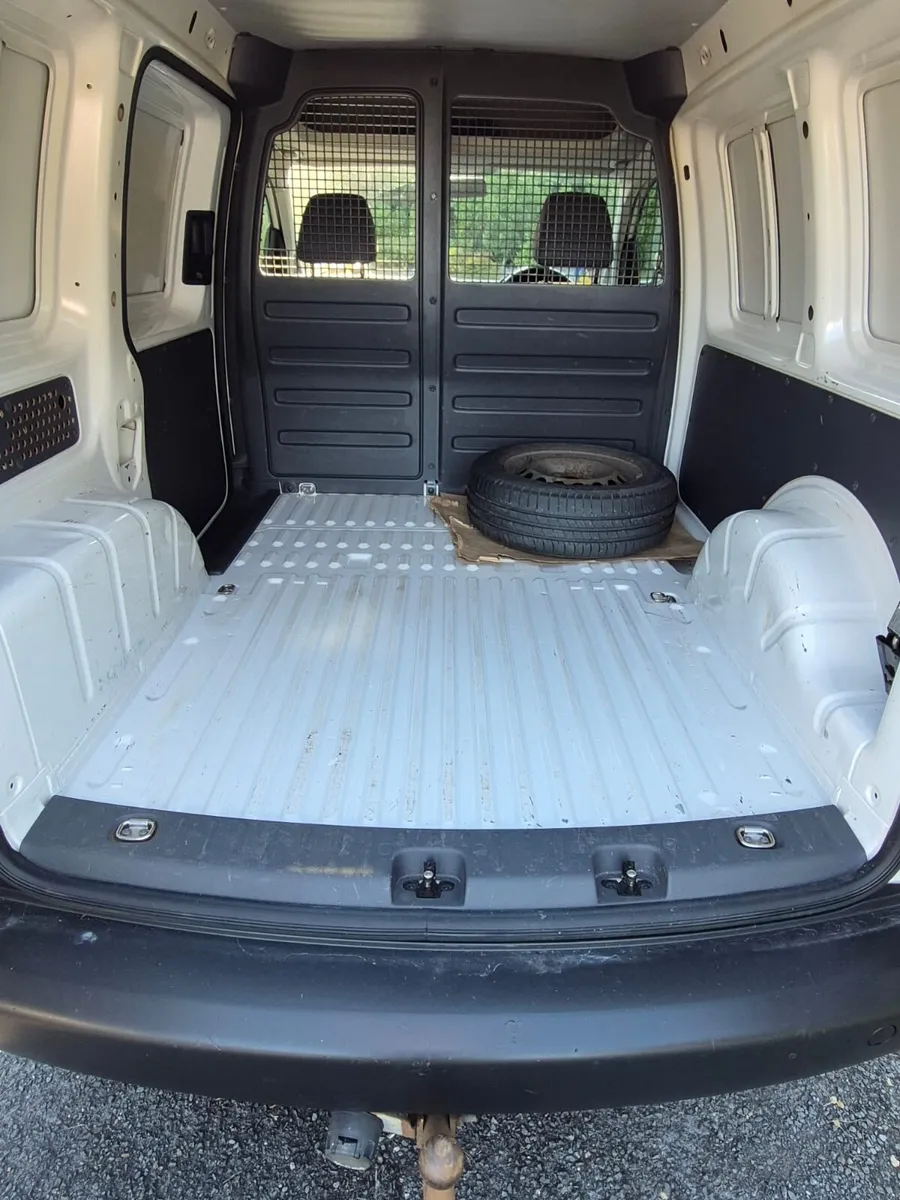 141 VW Caddy - Image 4