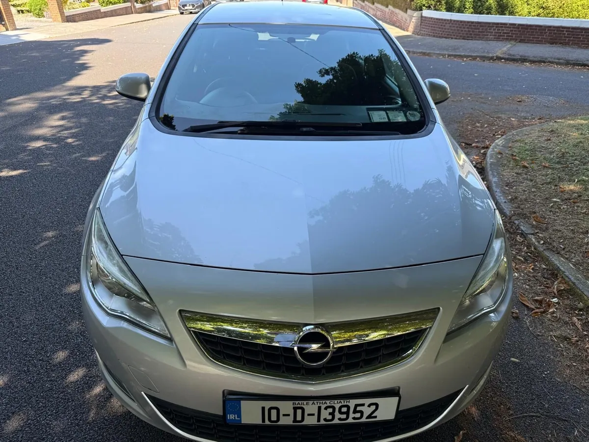 2010 Opel Astra Low Mileage - Image 2