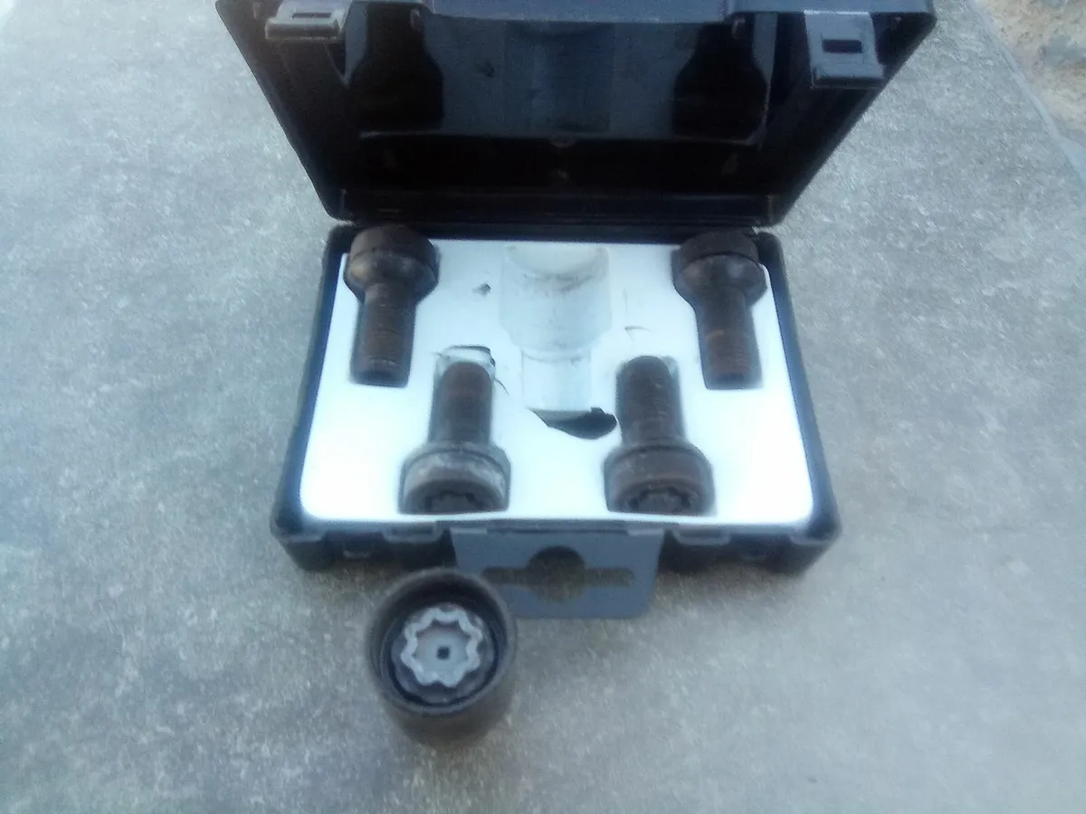 Mercedes Benz lock  set - Image 3