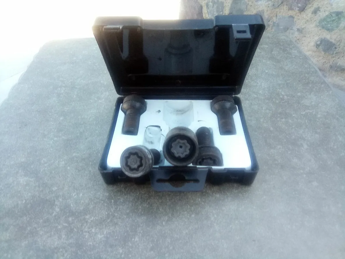 Mercedes Benz lock  set - Image 4
