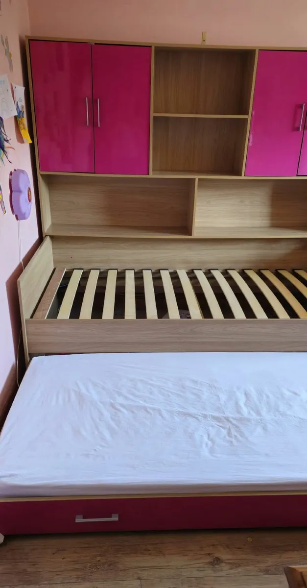 Single bed with storage and pull out bed - Image 4