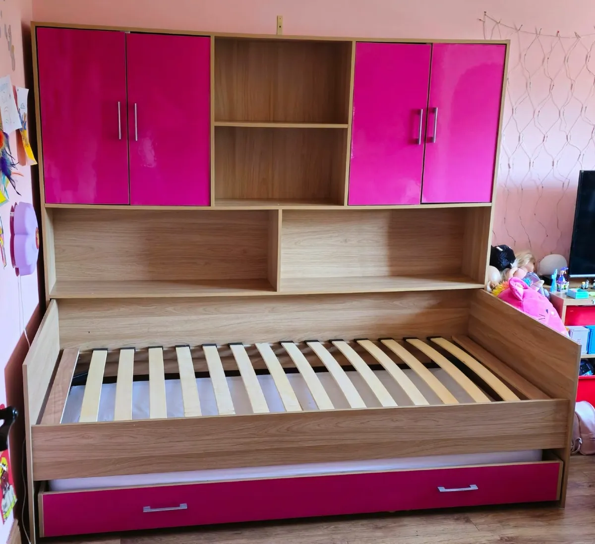 Single bed with storage and pull out bed - Image 1