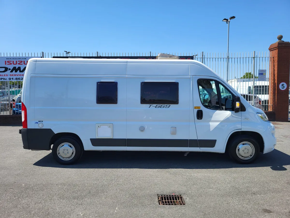 Tribute T-669 4 Berth campervan Factory fit out - Image 4